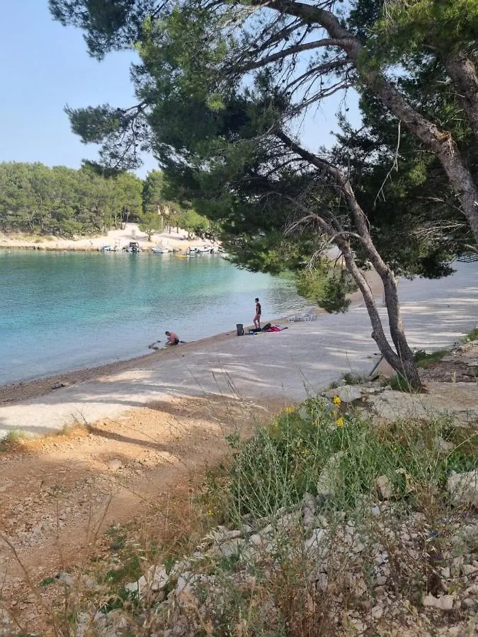 Hotel La Vista Drage 0*,  Kroatien