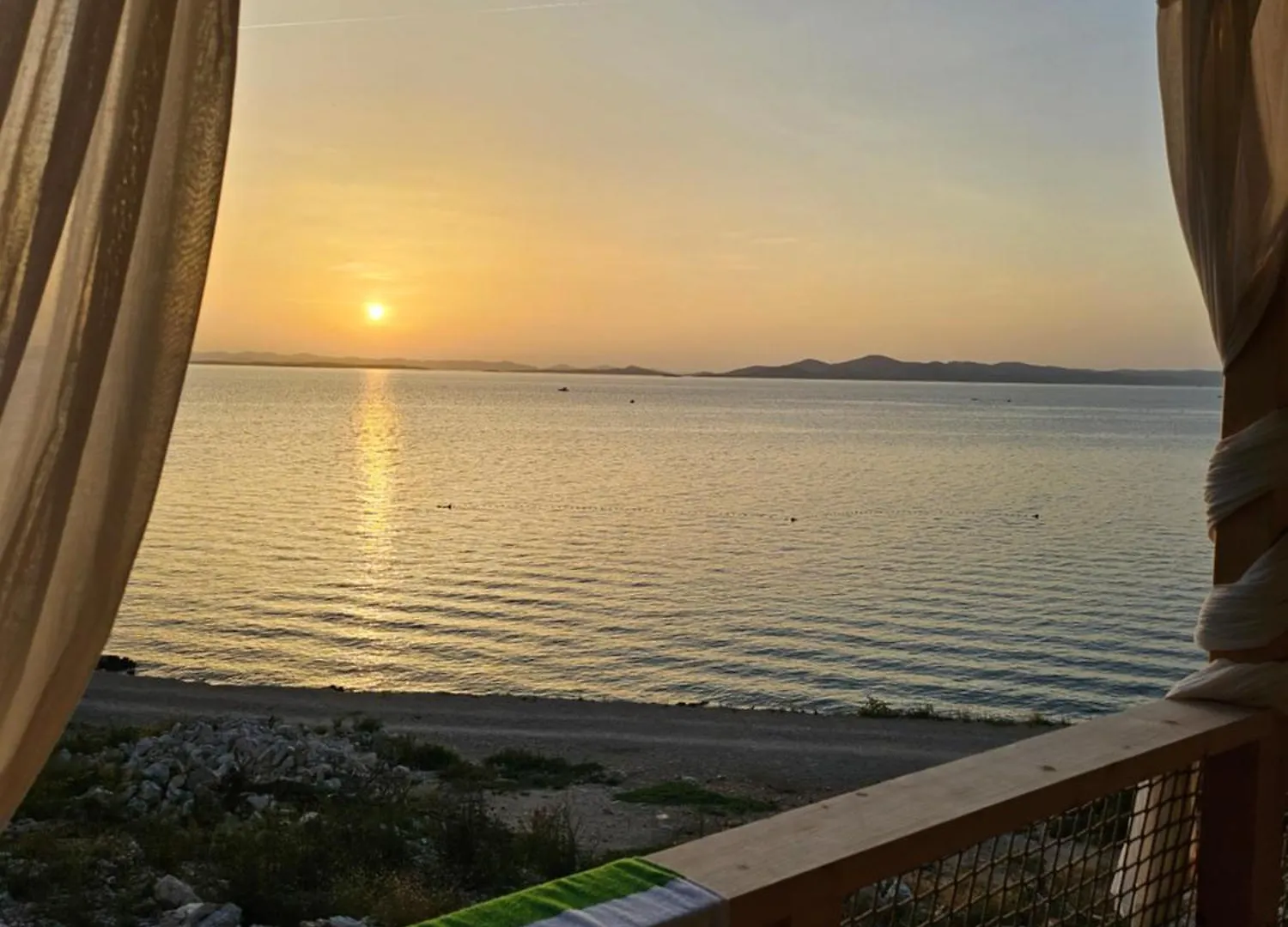 Hotel La Vista Drage 0*,  Kroatien